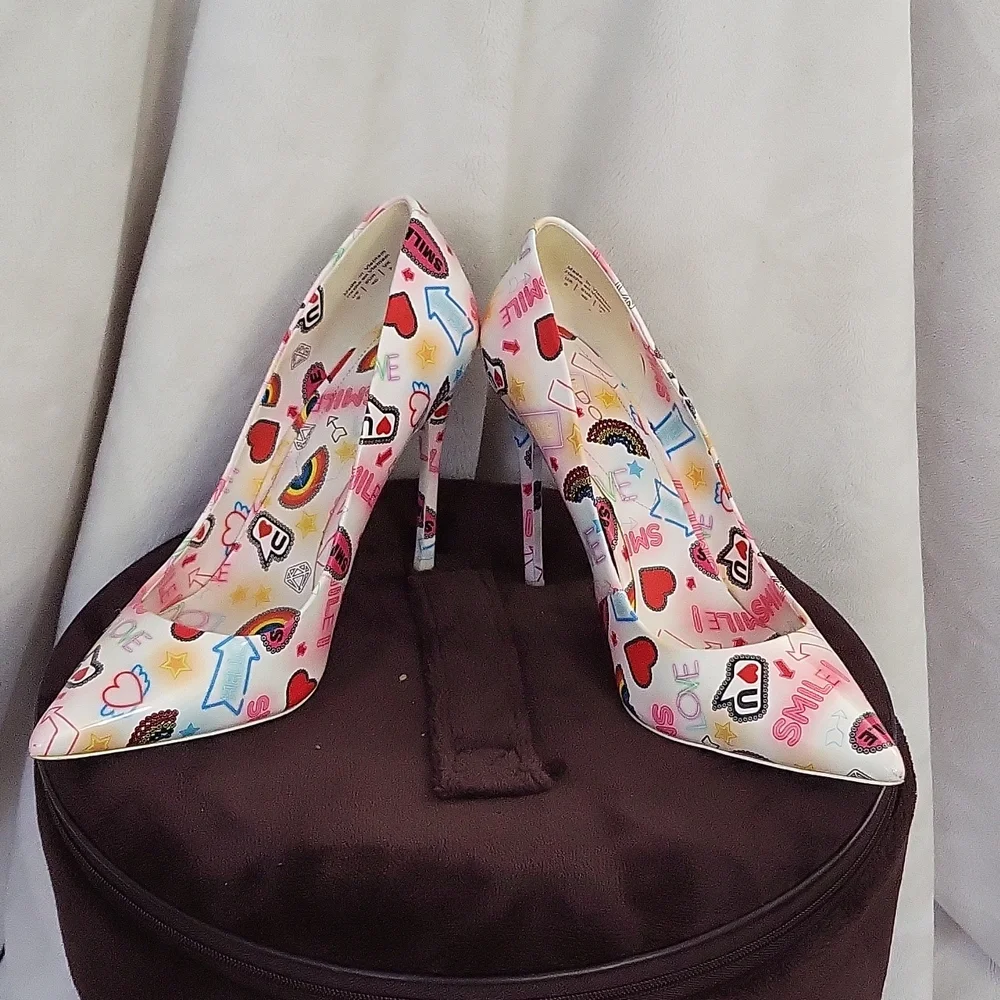 Shoes - Picture 3 of 5